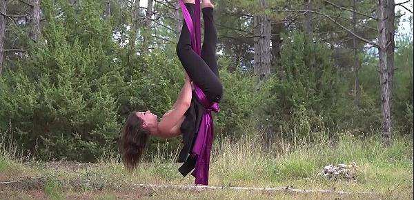  Hot flexy gymnast teen Kim Nadara